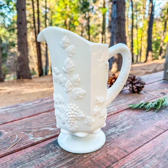 Vintage Milk Glass Pitcher by Westmoreland with Grape Design RARE - Picture 6 of 11